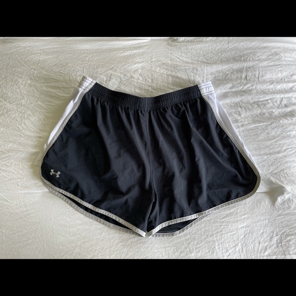 Under Armour Pants - Women’s Under Armour Dri-Fit Black Running Shorts
